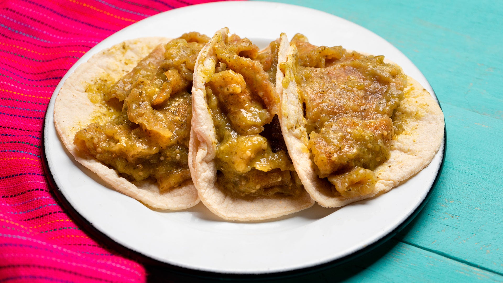 TACOS DE ENSALADA DE CHICHARRÓN (PIMIENTA Y LIMON LA AURORA)